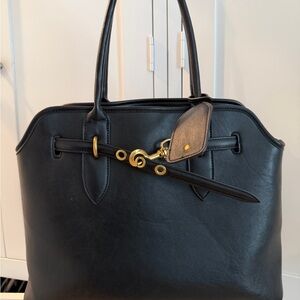 Elegant Black Leather Handbag